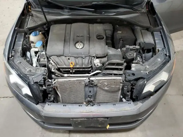 2013 VOLKSWAGEN PASSAT SE  