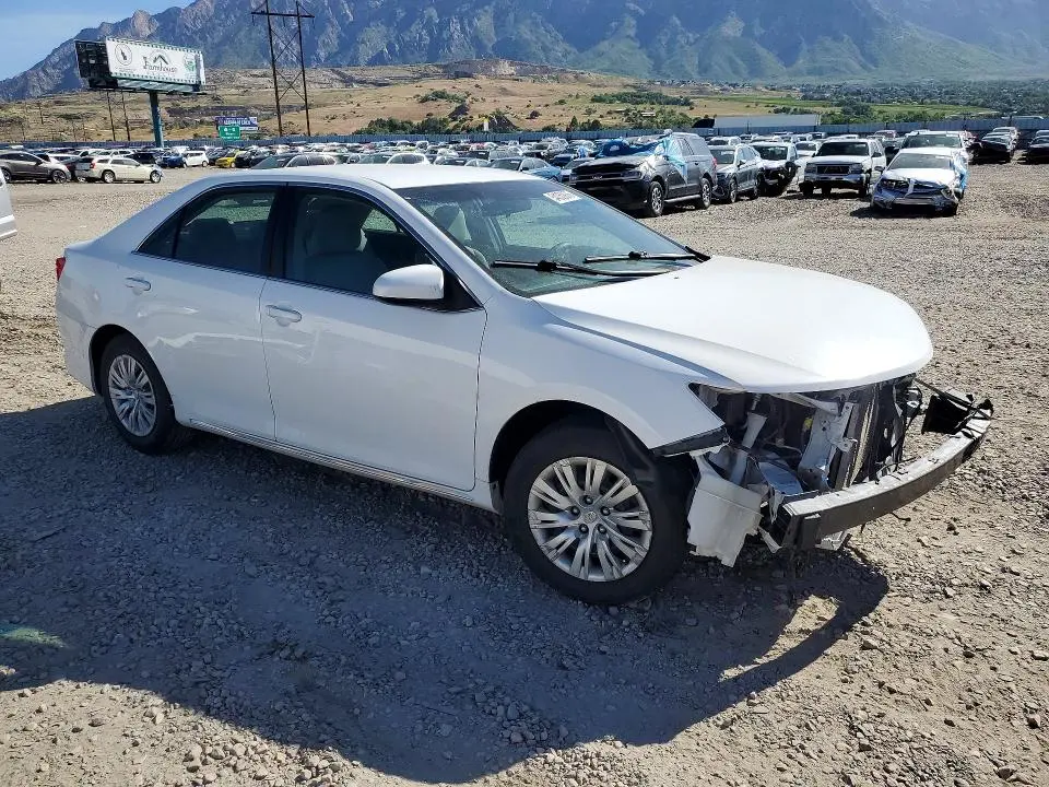 2014 TOYOTA CAMRY LE  