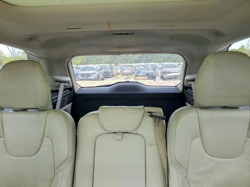 2016 VOLVO XC90 T6  