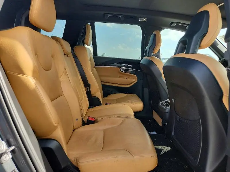 2018 VOLVO XC90 T6  