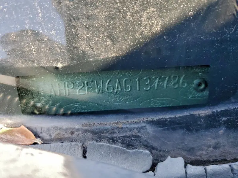 2010 FORD TAURUS LIMITED  