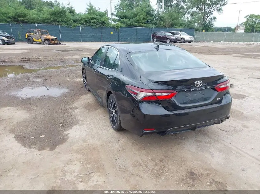 2022 TOYOTA CAMRY SE