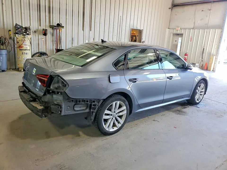 2019 VOLKSWAGEN PASSAT WOLFSBURG  