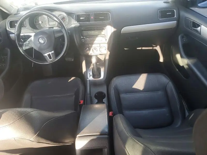 2013 VOLKSWAGEN JETTA SE  