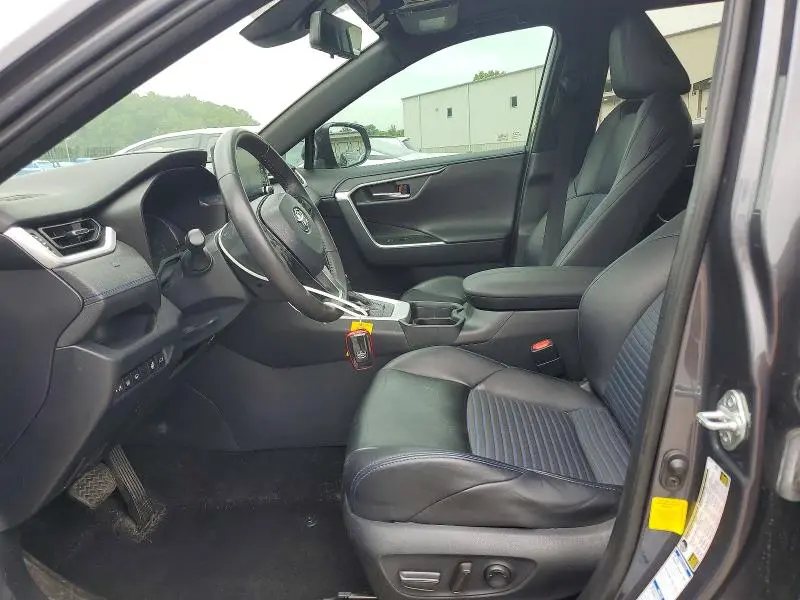 2019 TOYOTA RAV4 XSE  