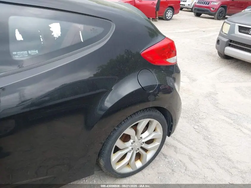 2012 HYUNDAI VELOSTER BASE W/RED/BLACK