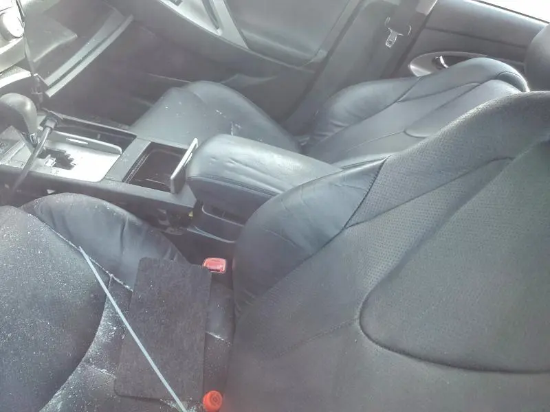 2011 TOYOTA CAMRY SE  