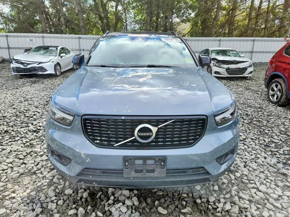 2021 VOLVO XC40 T5 R-DESIGN  
