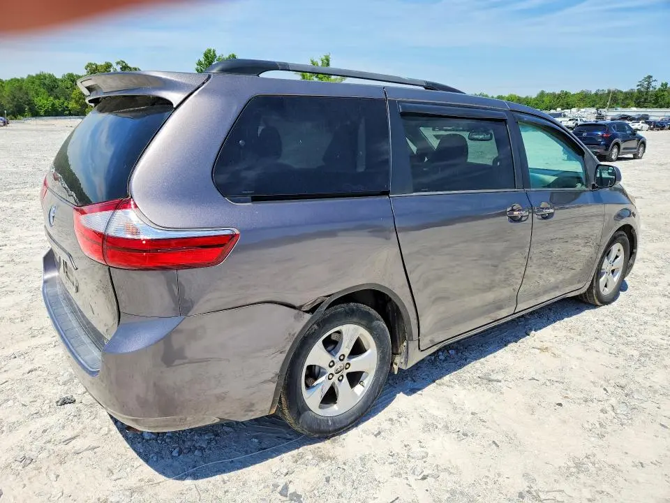 2016 TOYOTA SIENNA LE  