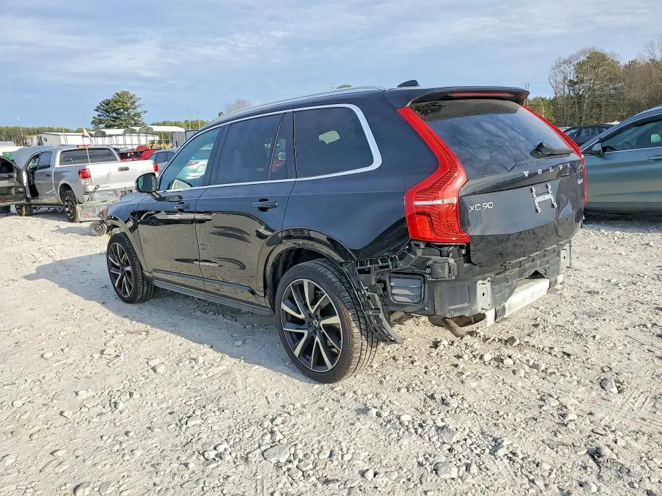 2022 VOLVO XC90 T6 MOMENTUM  