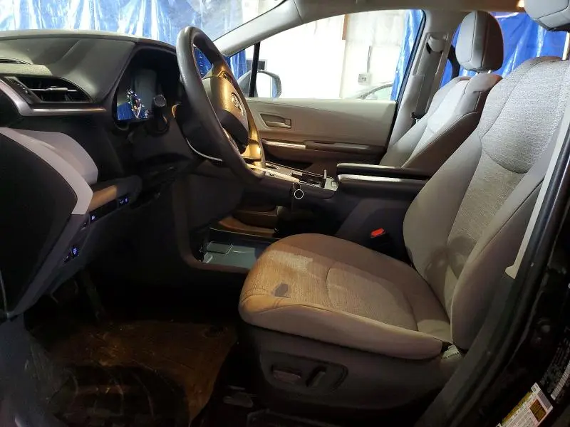 2022 TOYOTA SIENNA LE  