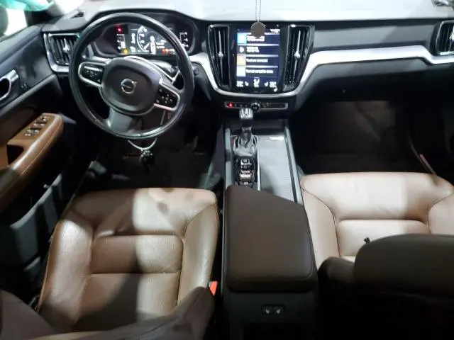 2019 VOLVO V60 T6 MOMENTUM  