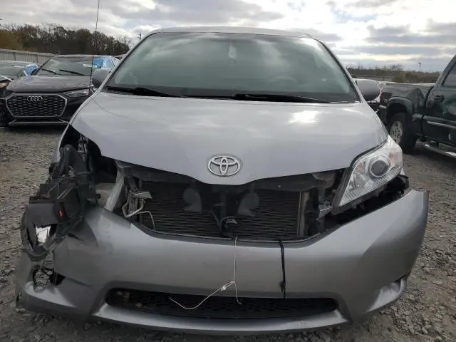 2011 TOYOTA SIENNA LE  