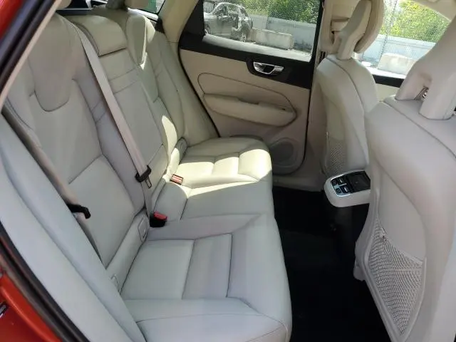 2018 VOLVO XC60 T6  