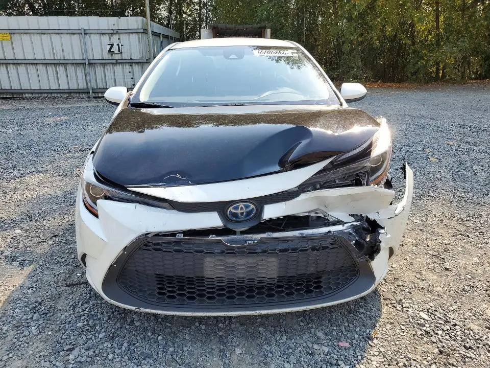 2021 TOYOTA COROLLA LE  