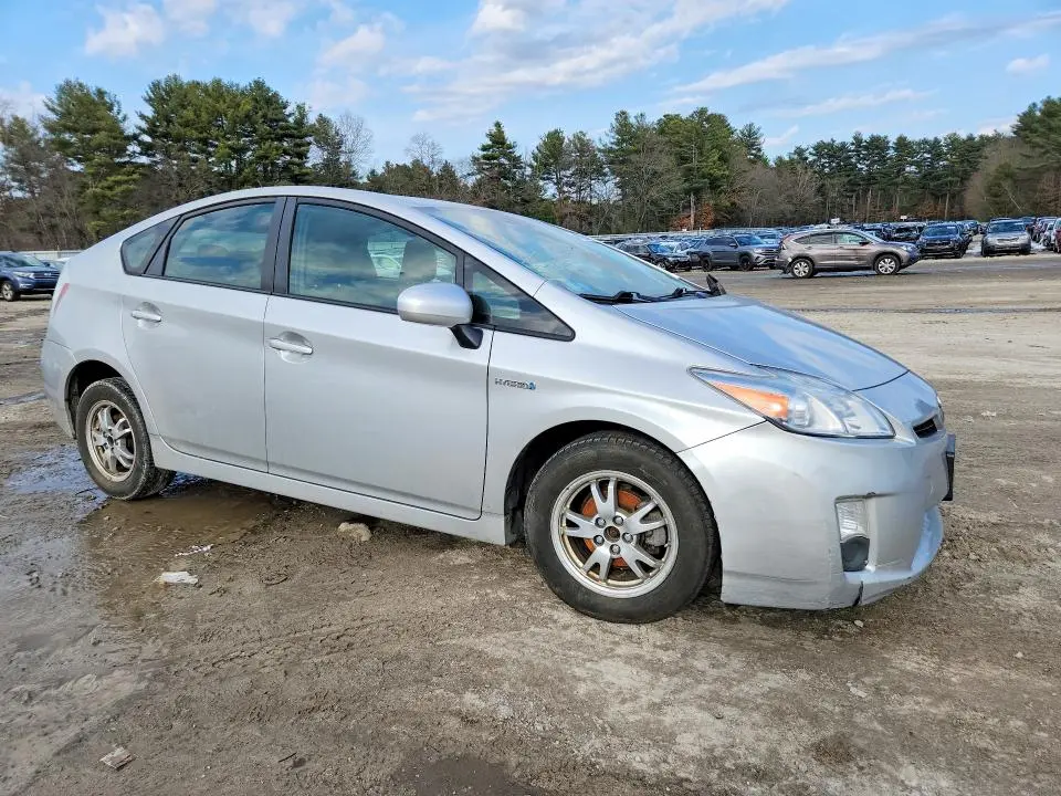 2010 TOYOTA PRIUS III  