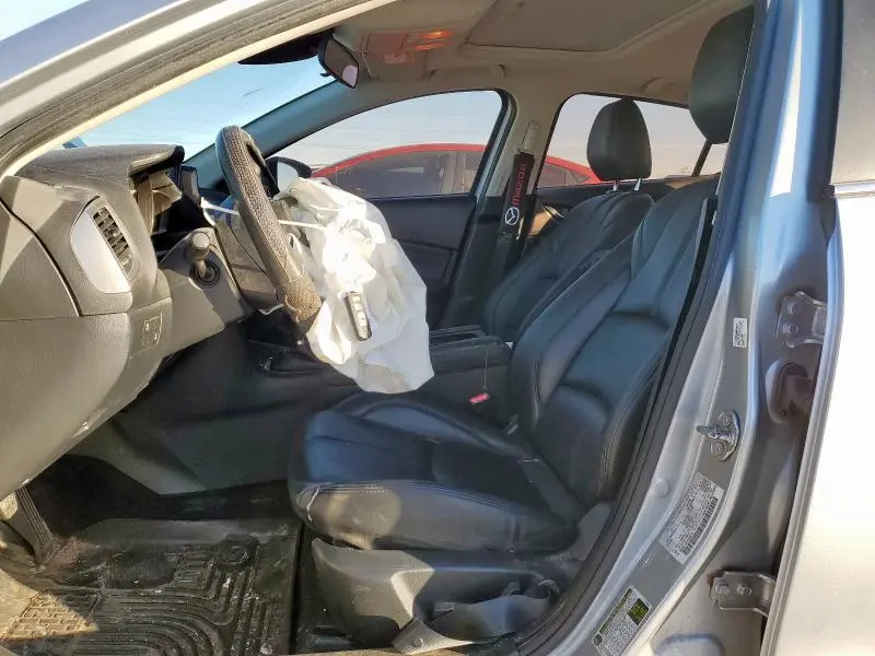 2018 MAZDA 3 TOURING  