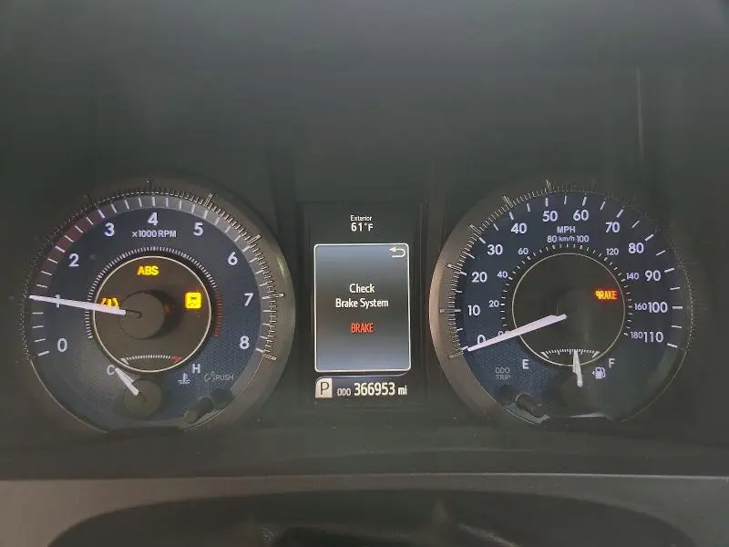 2015 TOYOTA SIENNA XLE 8-PASSENGER  