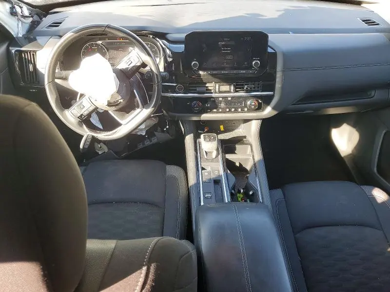 2023 NISSAN PATHFINDER SV  