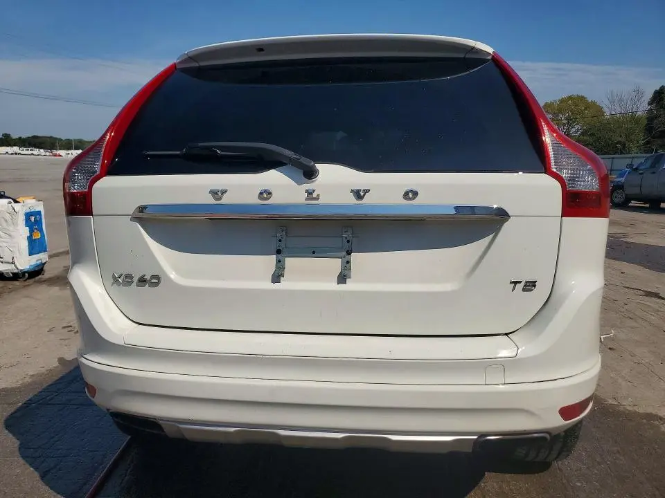2015 VOLVO XC60 T5 PREMIER  