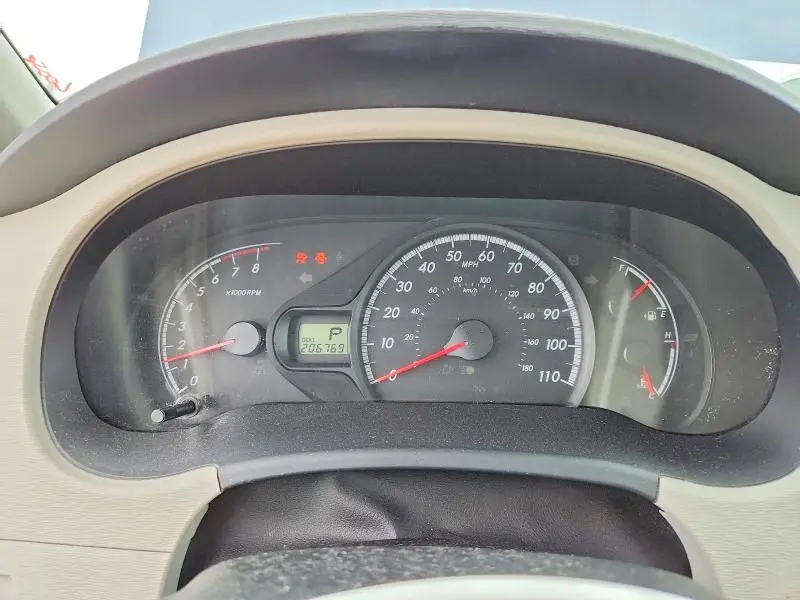2013 TOYOTA SIENNA LE  