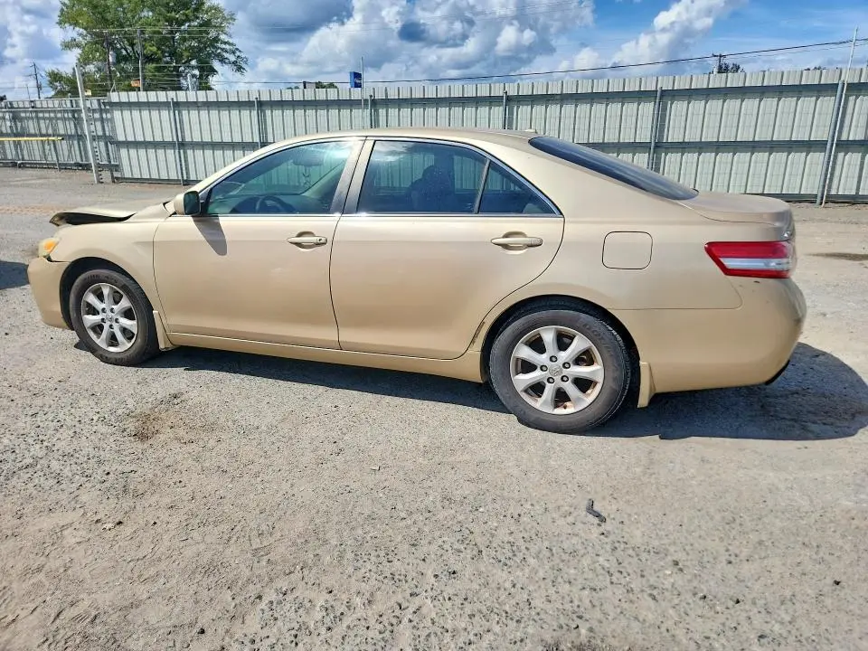 2011 TOYOTA CAMRY LE  