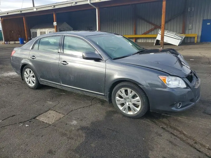 2010 TOYOTA AVALON XL  