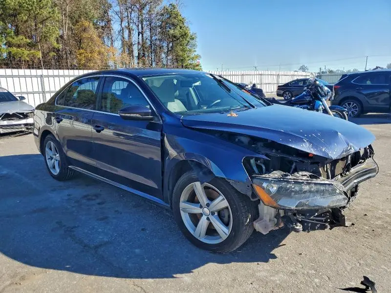 2012 VOLKSWAGEN PASSAT SE  
