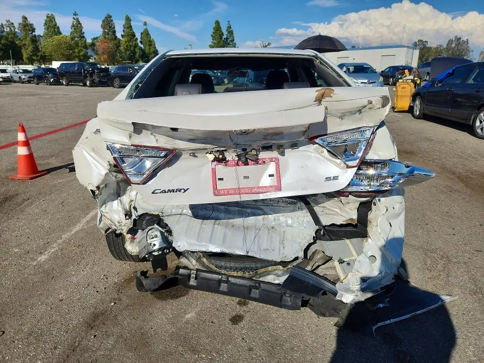 2017 TOYOTA CAMRY SE  