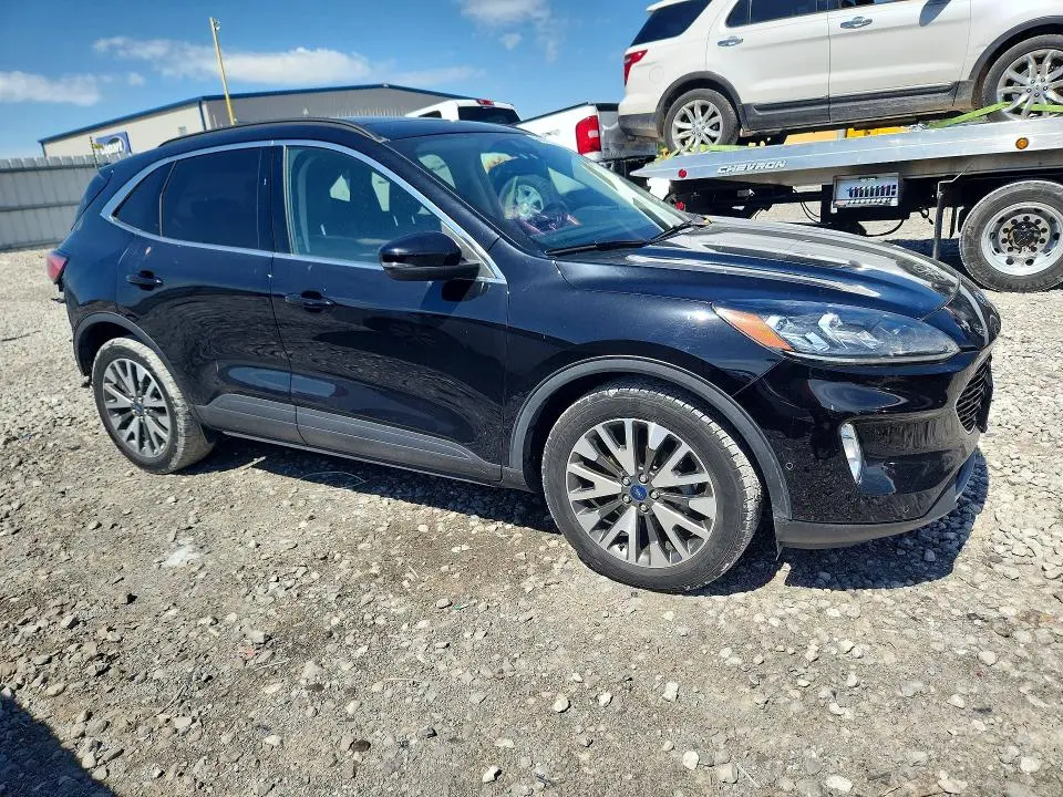 2020 FORD ESCAPE TITANIUM  