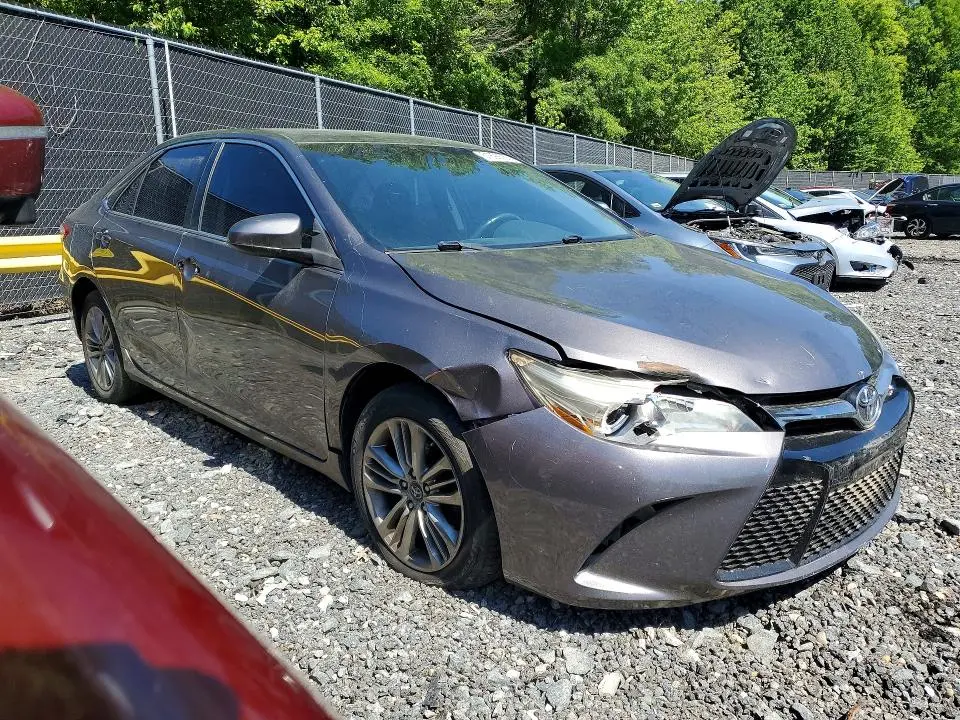 2016 TOYOTA CAMRY SE  