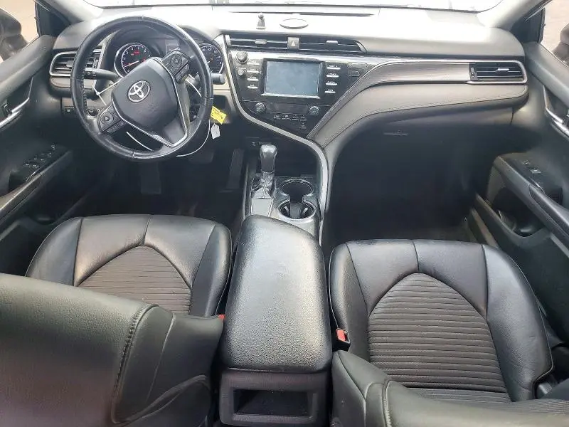 2019 TOYOTA CAMRY SE  