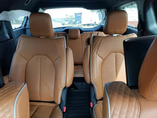 2022 CHRYSLER PACIFICA P