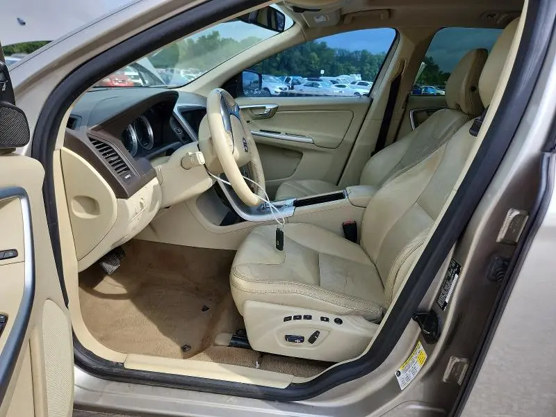 2011 VOLVO XC60 3.2  
