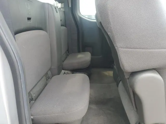 2011 NISSAN FRONTIER S  