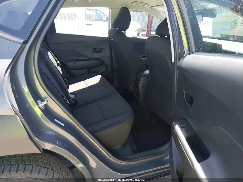 2024 HYUNDAI KONA SE