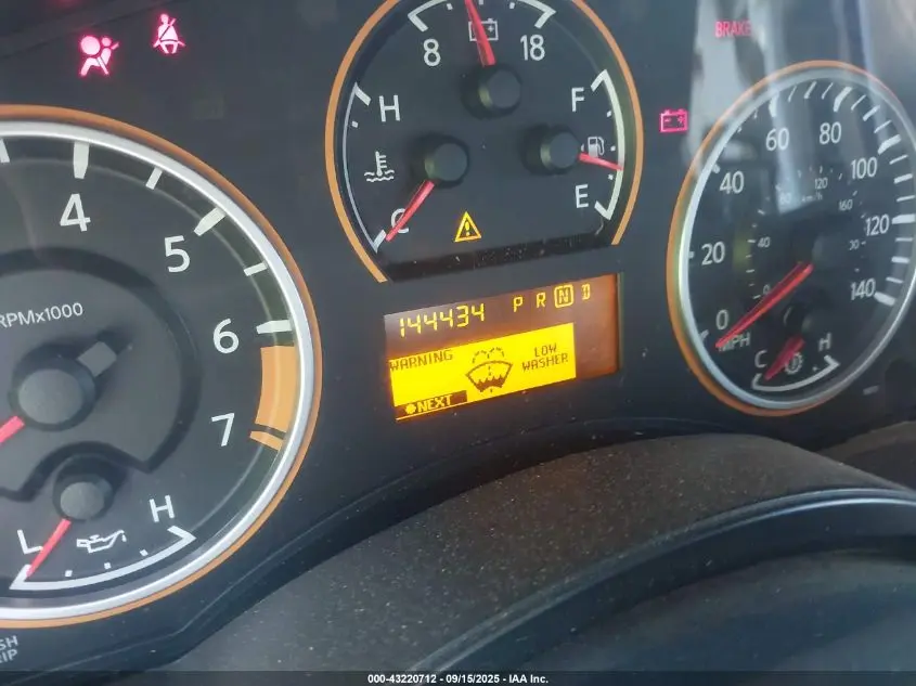 2012 NISSAN TITAN SV