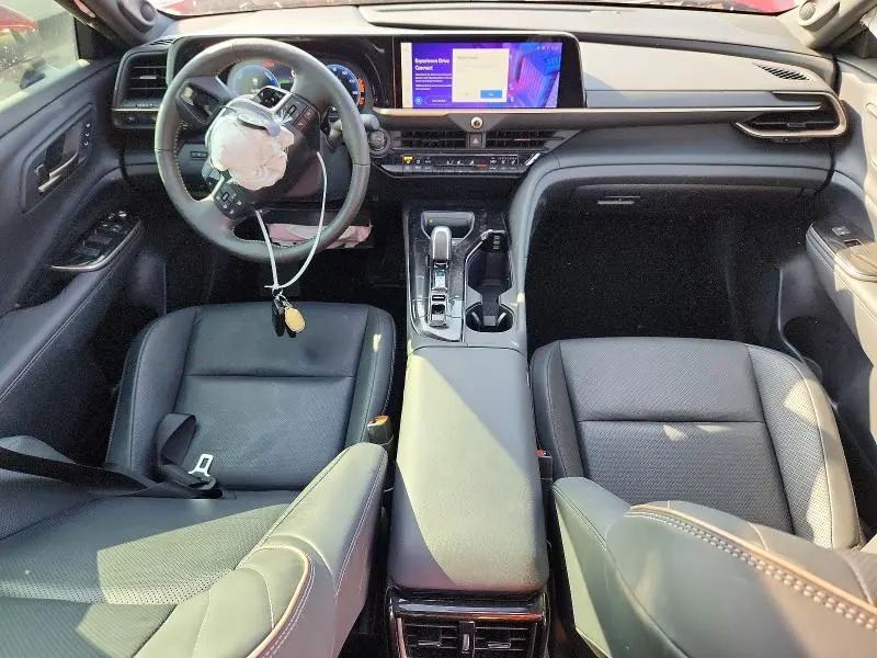 2024 TOYOTA CROWN PLATINUM  