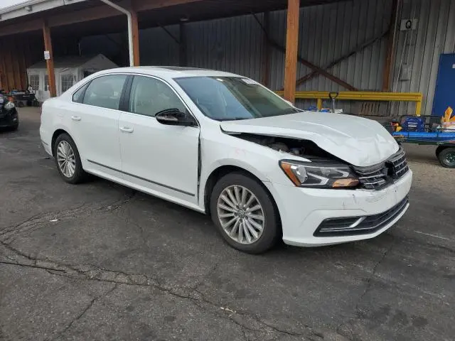 2017 VOLKSWAGEN PASSAT SE  