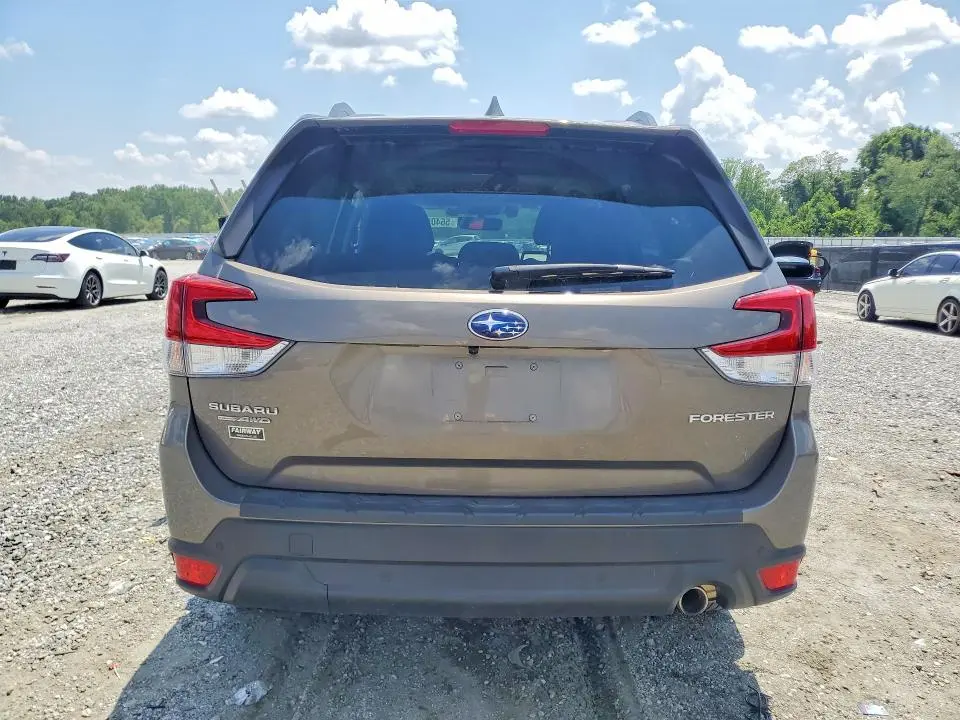 2021 SUBARU FORESTER LIMITED  