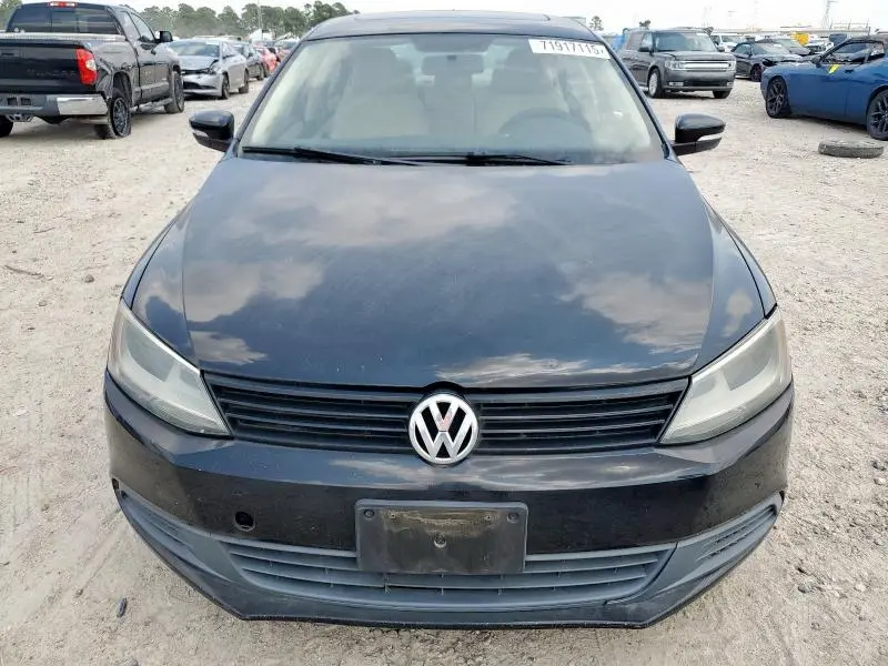 2012 VOLKSWAGEN JETTA SE  