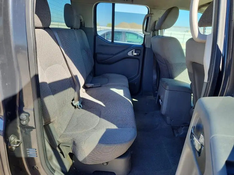 2010 NISSAN FRONTIER SE V6  