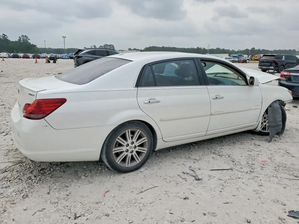 2010 TOYOTA AVALON LIMITED  
