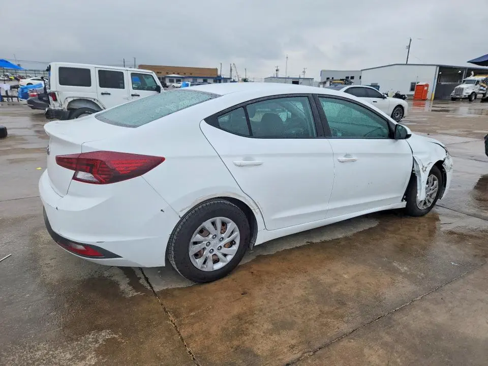 2019 HYUNDAI ELANTRA SE  