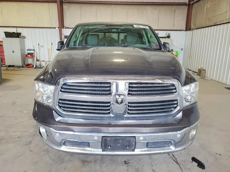 2017 RAM 1500 SLT  