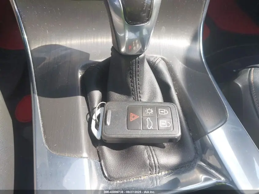 2016 VOLVO V60 CROSS COUNTRY T5