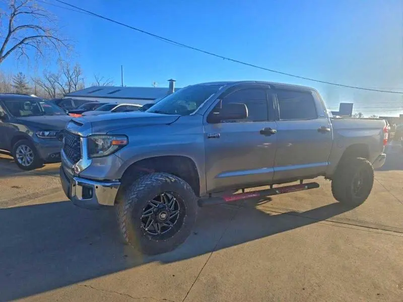 2018 TOYOTA TUNDRA CREWMAX SR5  