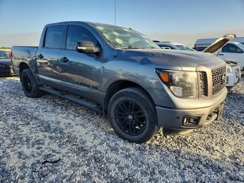 2018 NISSAN TITAN SL  