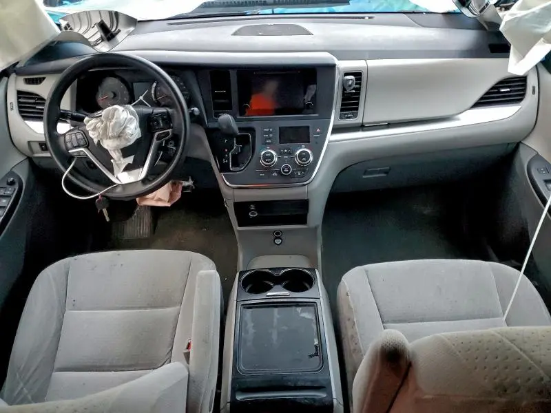 2015 TOYOTA SIENNA LE  