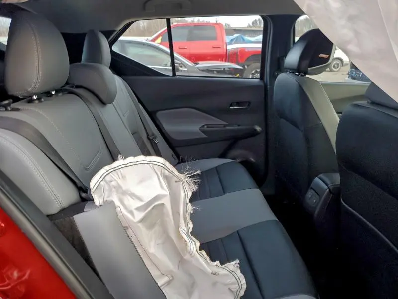 2024 NISSAN KICKS SR  